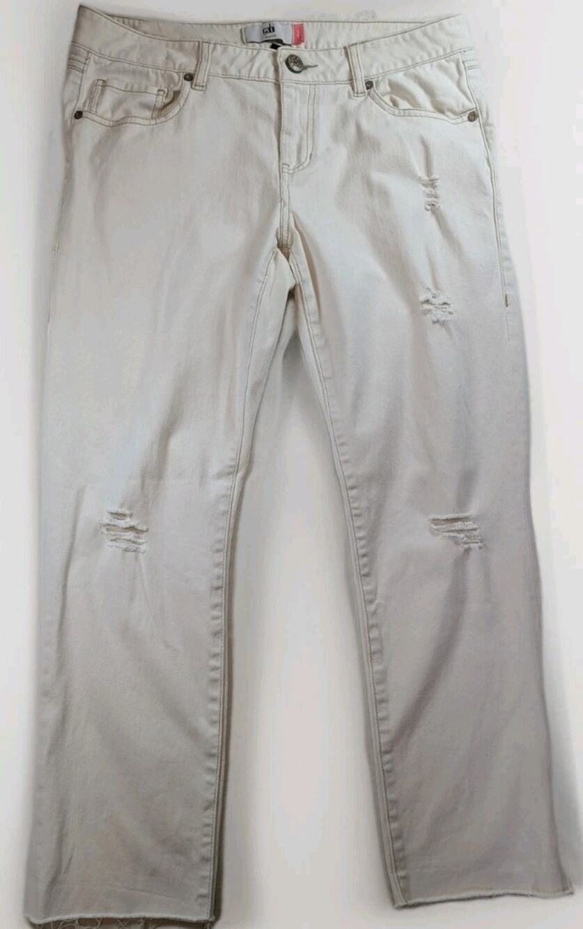 Cabi Ivory Slim Boyfriend Cropped Stretch Distressed Jeans Womens Size 8 Raw Hem